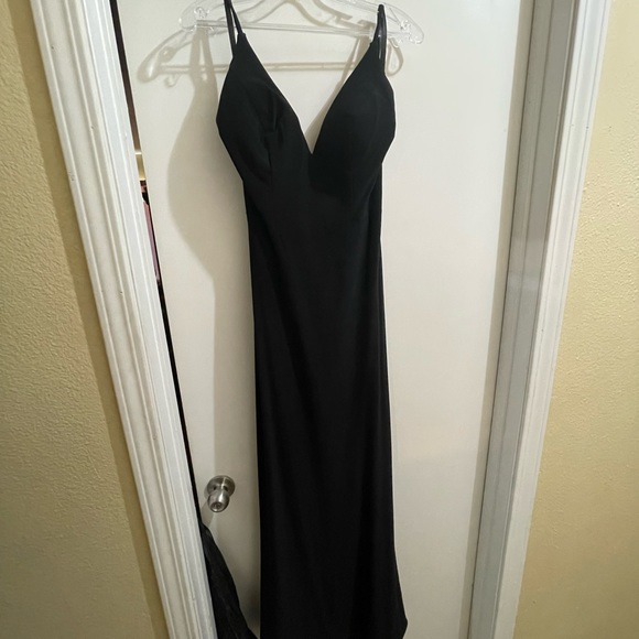 Black backless formal dress - Picture 3 of 4